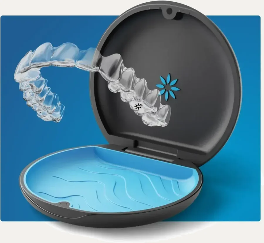Priehľadné dlahy Invisalign v čiernom púzdre
